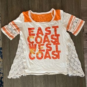 WE THE FREE east coast west coast Crochet Tee SIZE XS